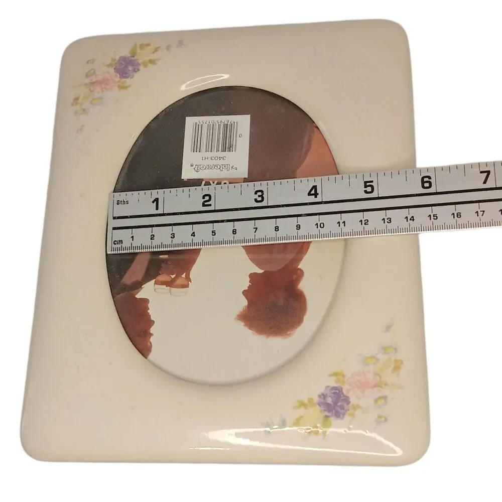 VTG Ceramic Oval Photo Frame Creamy White Flowers Crazing 8.5x7 Photo Size 6x4.5